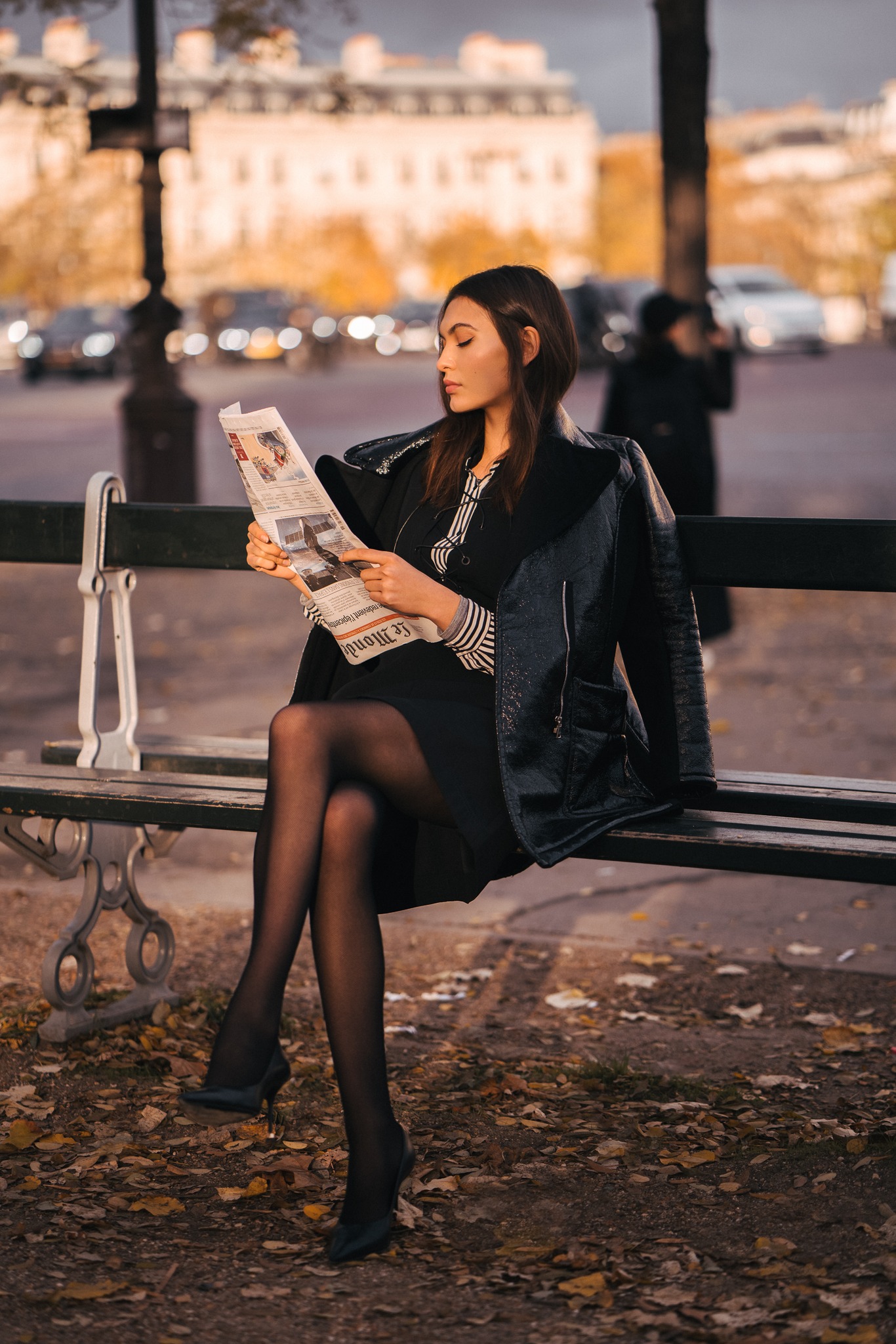 Rajstopy w jesiennych kolorach – z czym je nosić, aby wyglądać modnie?